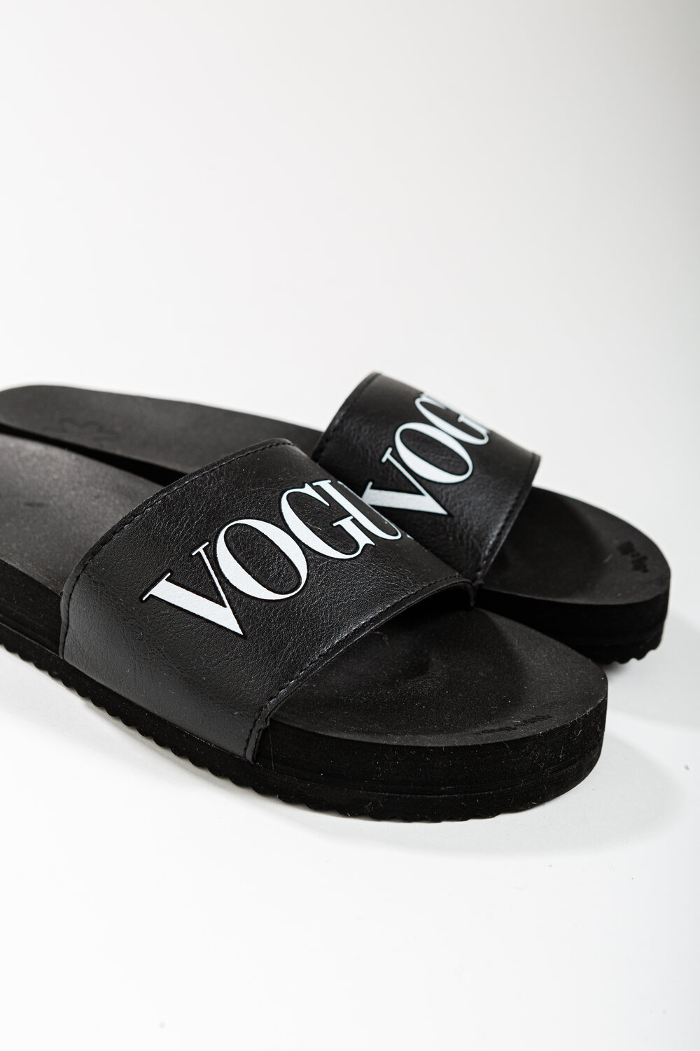 VOGUE Pools "Black" Gr. 36