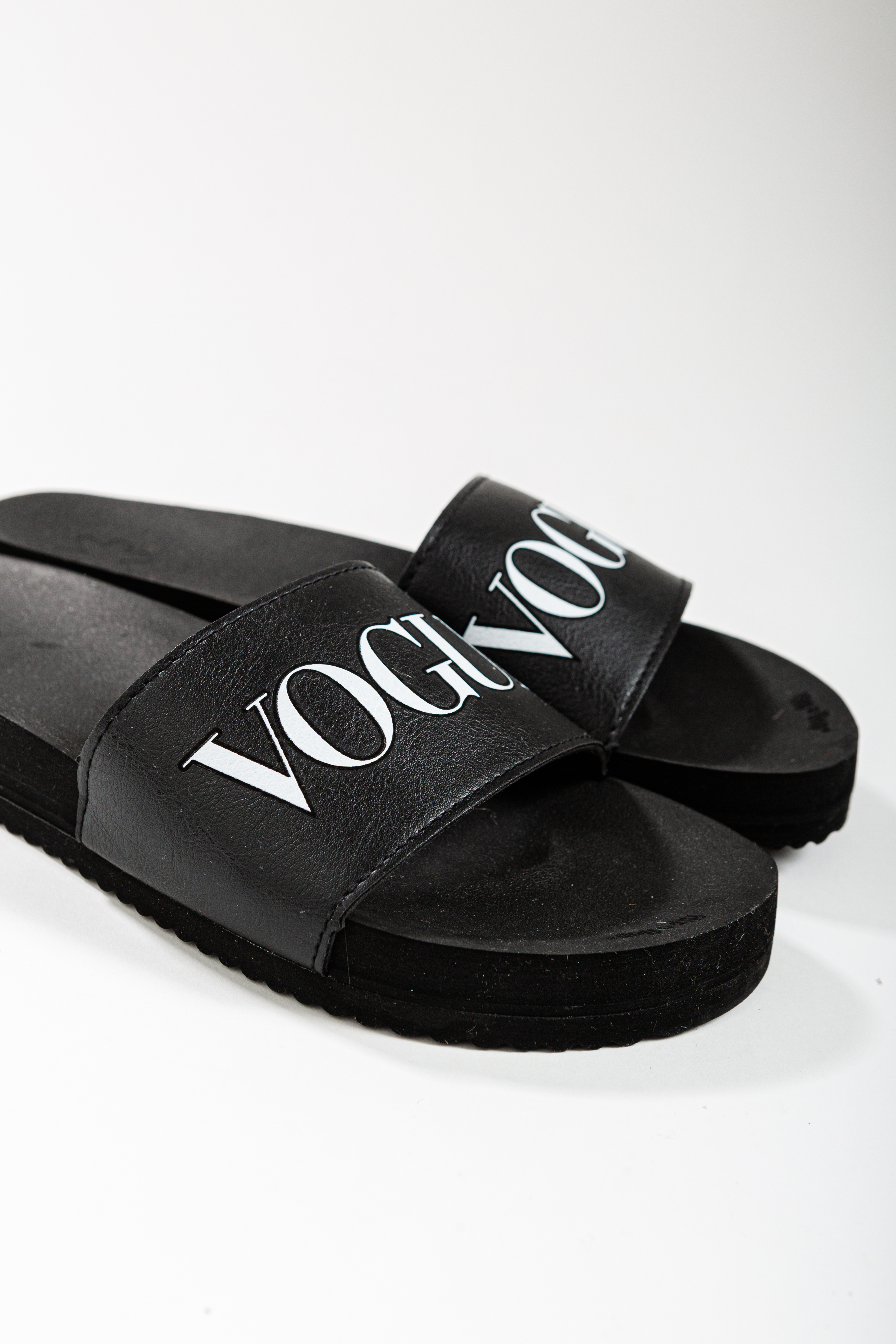 VOGUE Pools "Black" Gr. 37