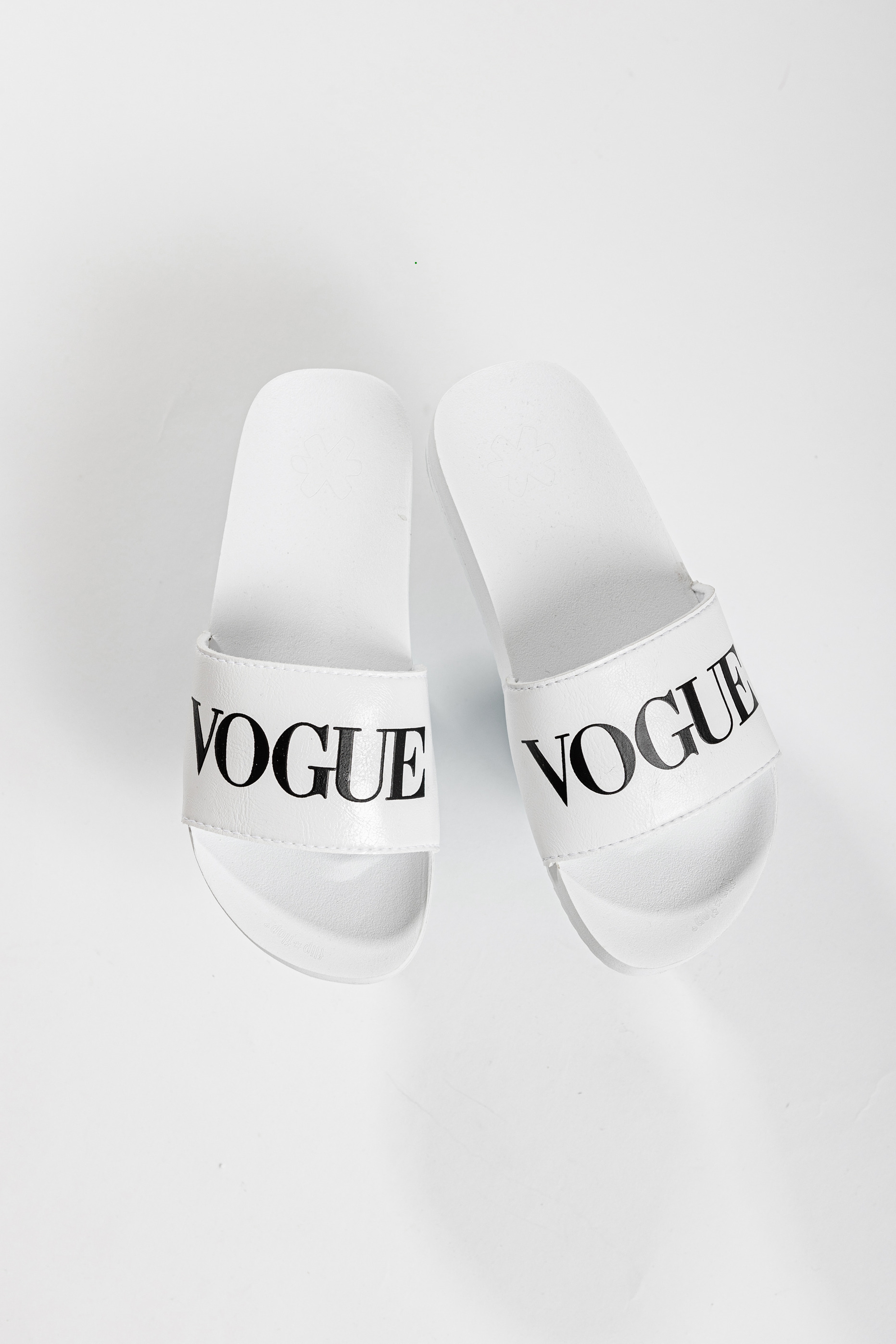 VOGUE Pools white Gr. 36